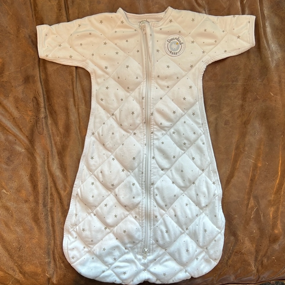 Dreamland baby weighted transition swaddle, white and gray stars. Size 3-6 mo